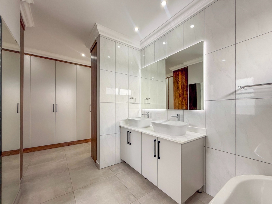 4 Bedroom Property for Sale in Xanadu Eco Park North West